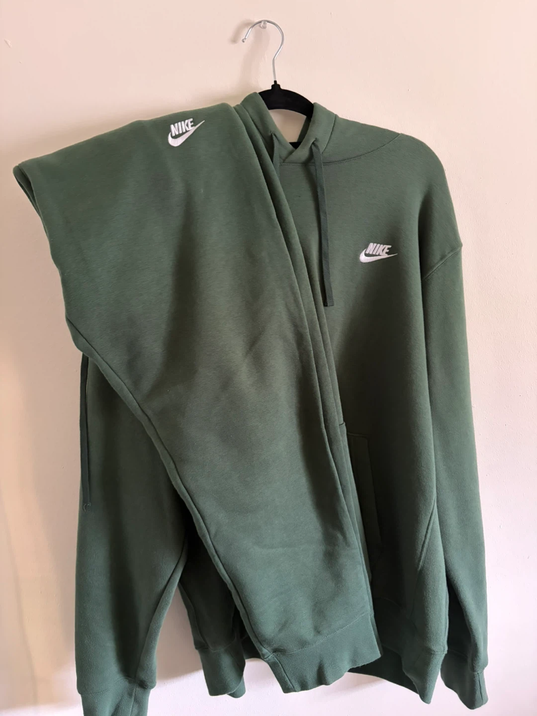 Green Nike sweat suit set - photo 2