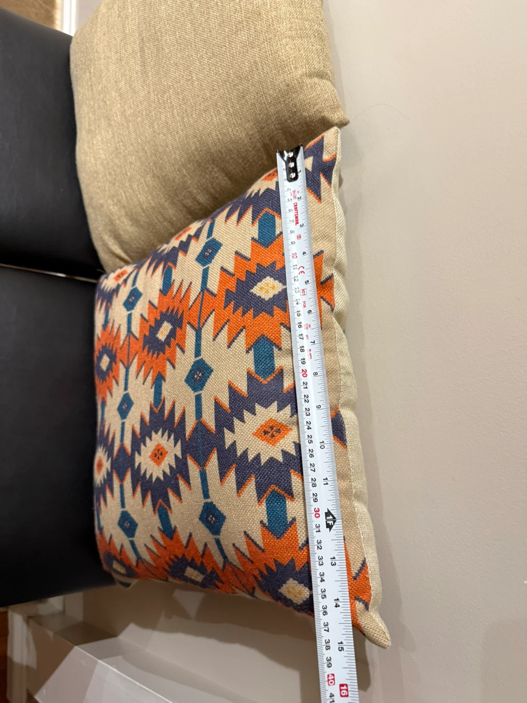 throw pillows - photo 3