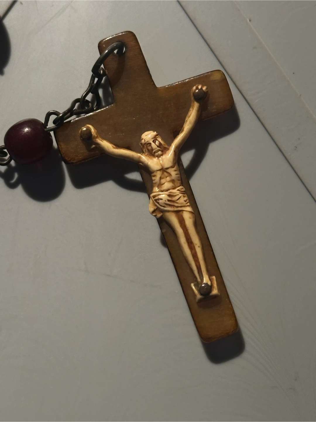 1930s Catholic rosary featuring a butterscotch Bakelite cross - photo 2