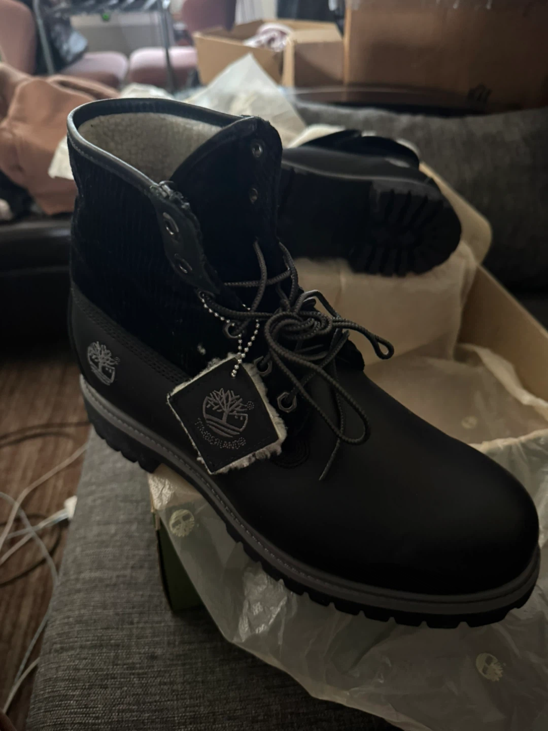 Timberland Black Lace-Up Boots with Sherpa Lining - photo 4
