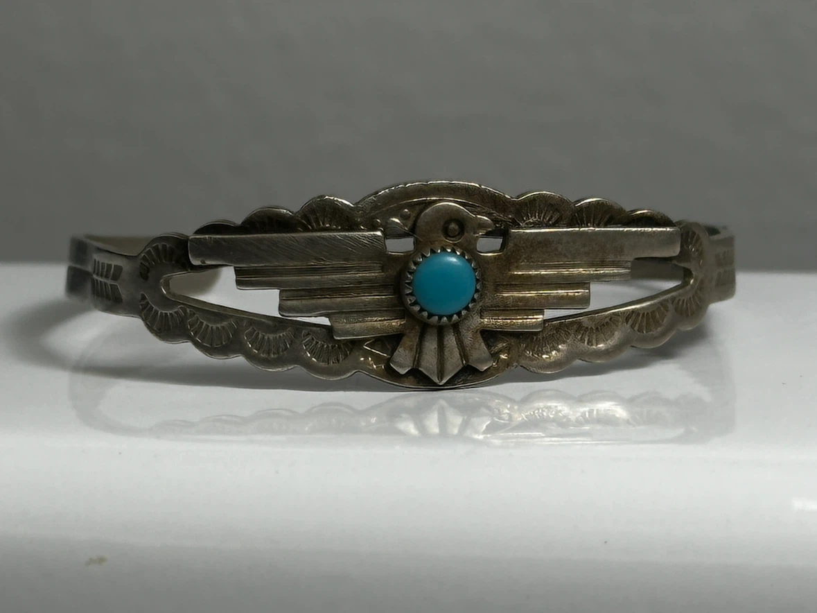 1940s Navajo Sterling Thunderbird Petite Cuff Signed ER - photo 2