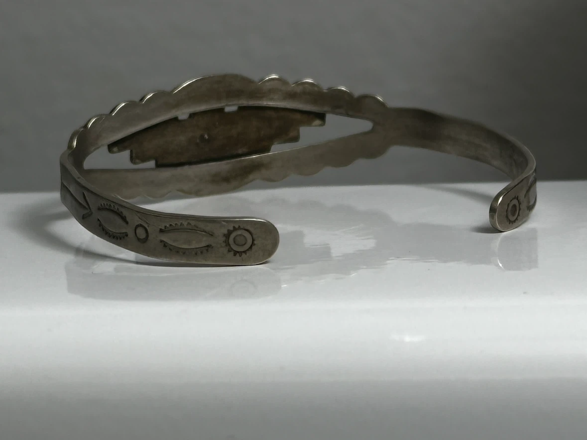 1940s Navajo Sterling Thunderbird Petite Cuff Signed ER - photo 5