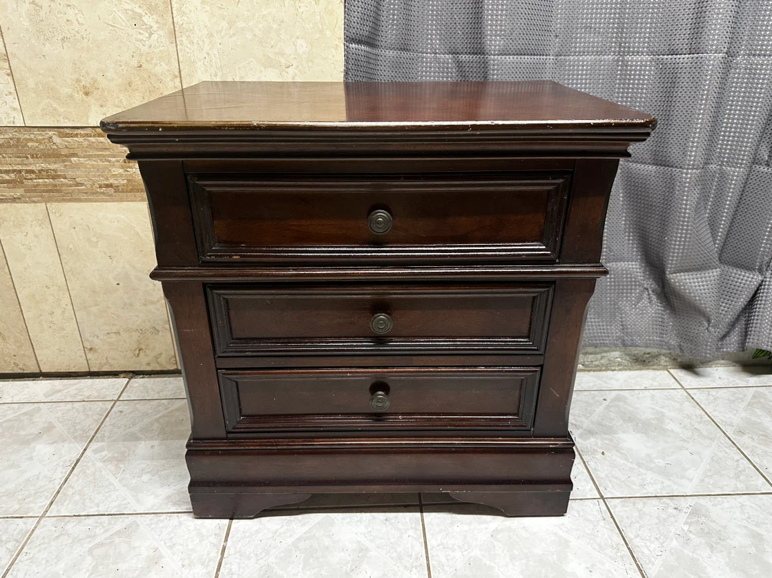 Dark Wood 3‑Drawer Nightstand / Side Table