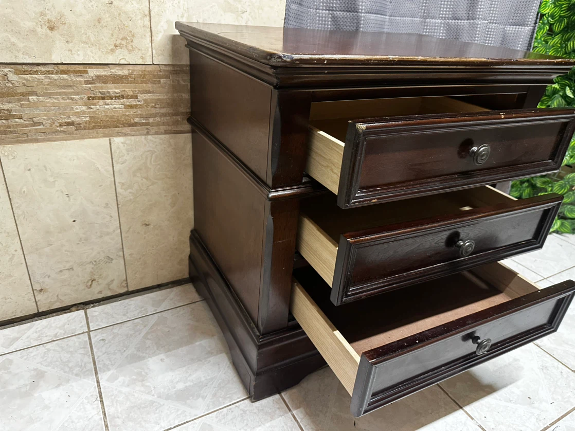 Dark Wood 3‑Drawer Nightstand / Side Table - photo 2