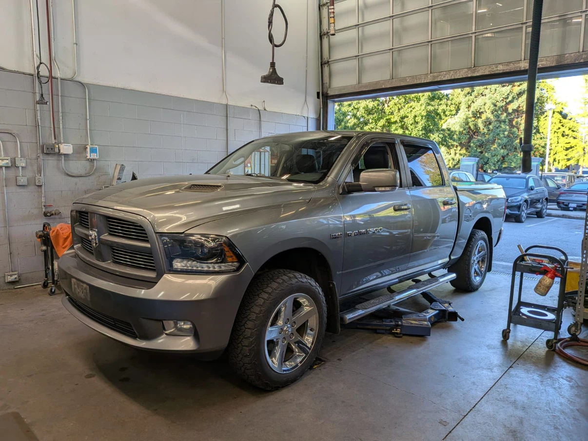 2012 Dodge 1500 Ram Sport - photo 2