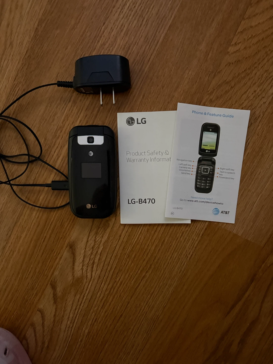 LG B470 Flip Phone for AT&T - photo 2