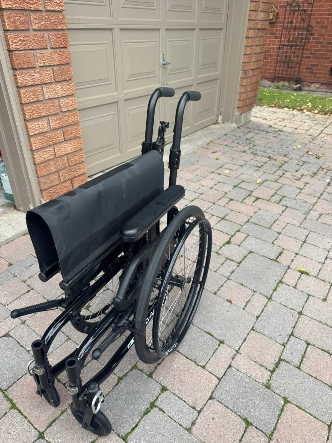 Wheelchair by Motion Composites, folds for transport - photo 2