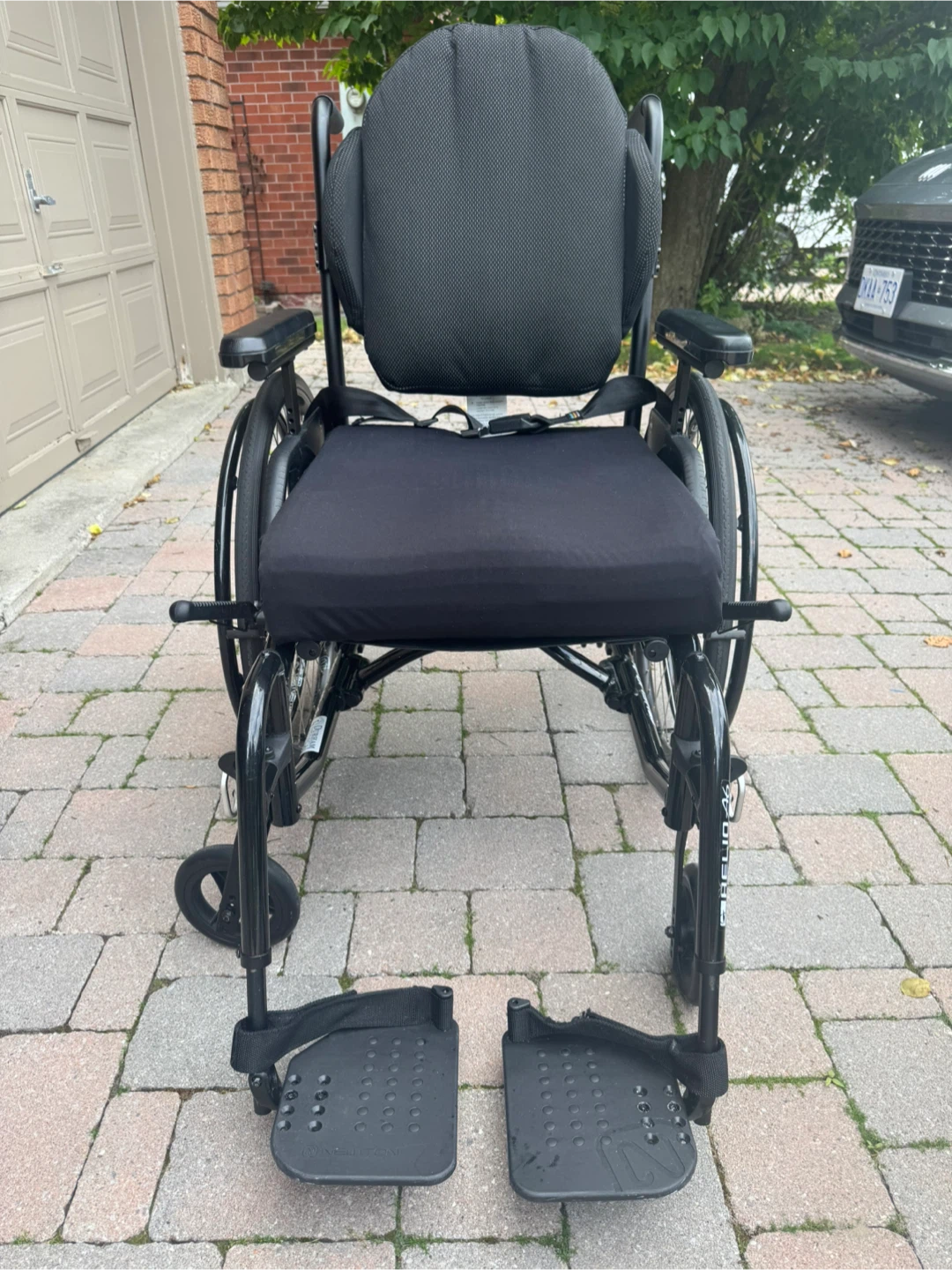 Wheelchair by Motion Composites, folds for transport - photo 4