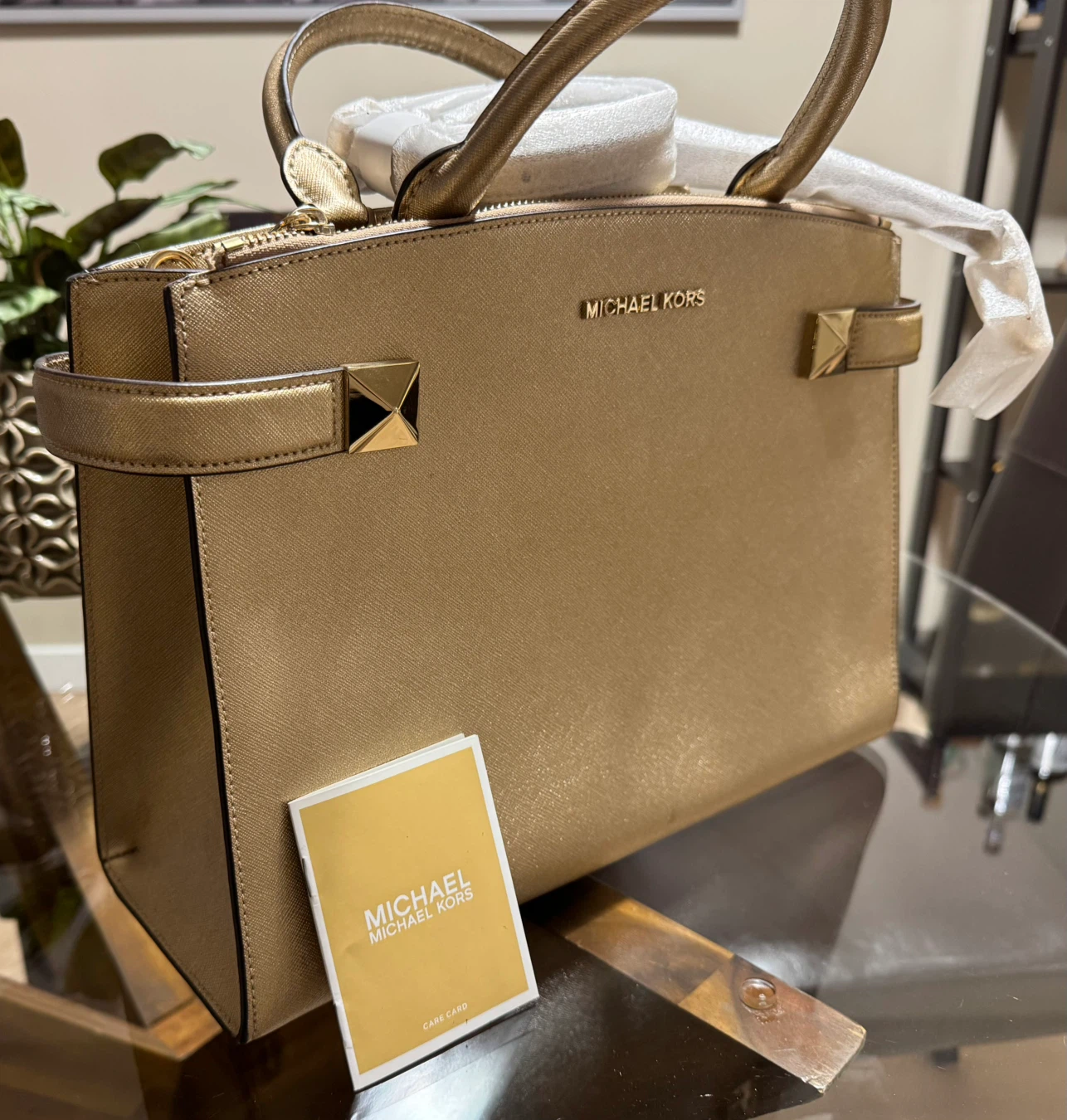 Michael Kors Gold Handbag - photo 4