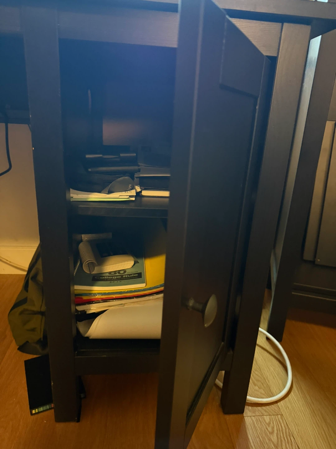 Moving Sale: Desk - 61" x 25 5/8”  + Chair - photo 4