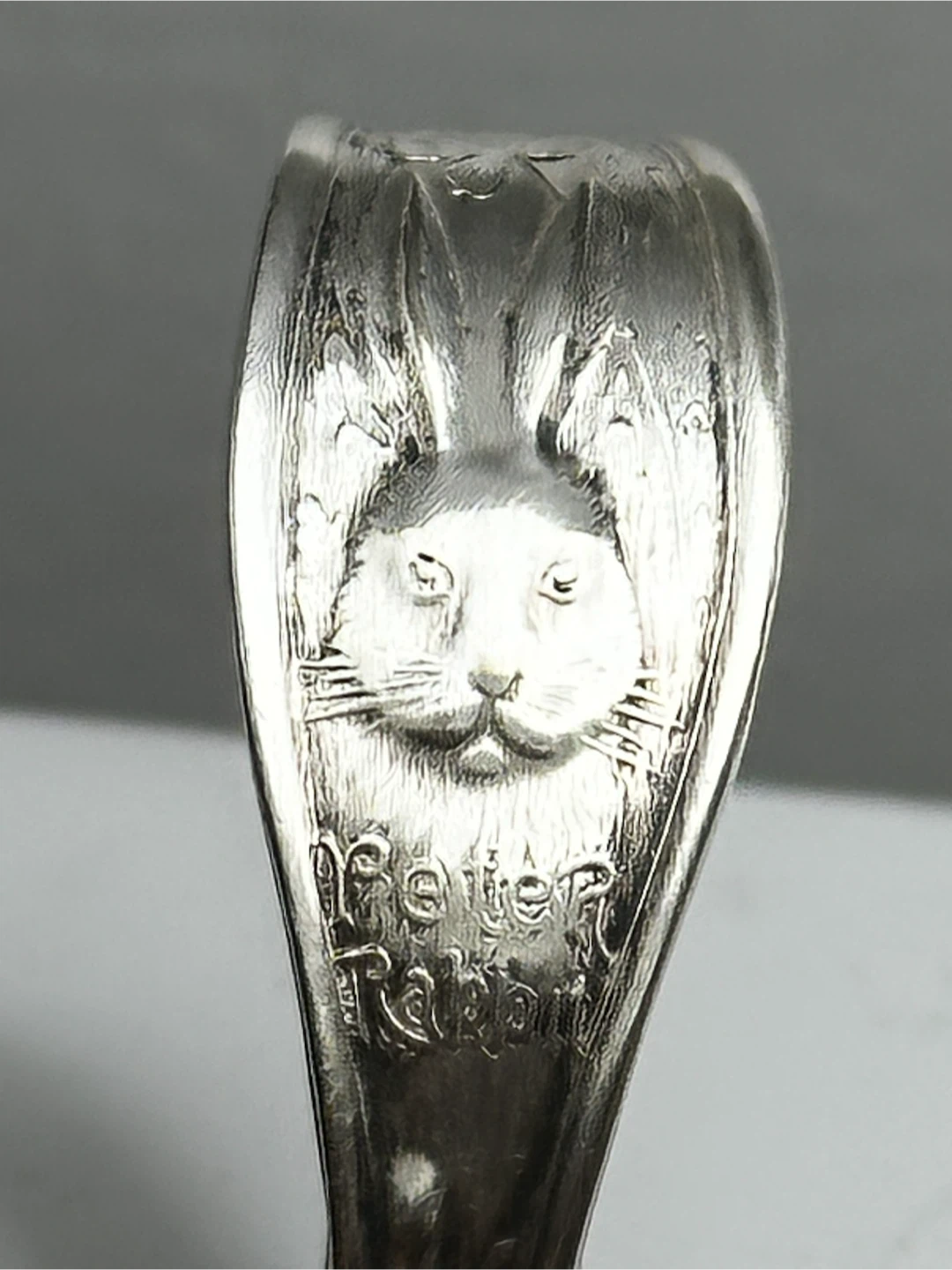 Vtg Wm Rogers Peter Rabbit Silverplate Baby Spoon Loop - photo 3