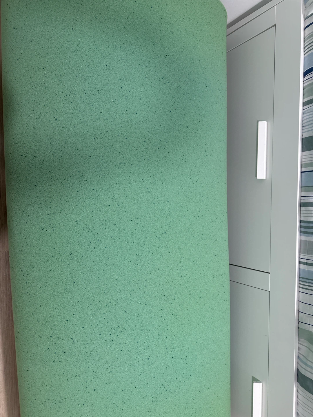 Queen size foam Mattress Topper - photo 2