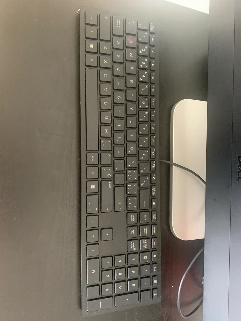 Dell computer with keyboard and sound bar - photo 3