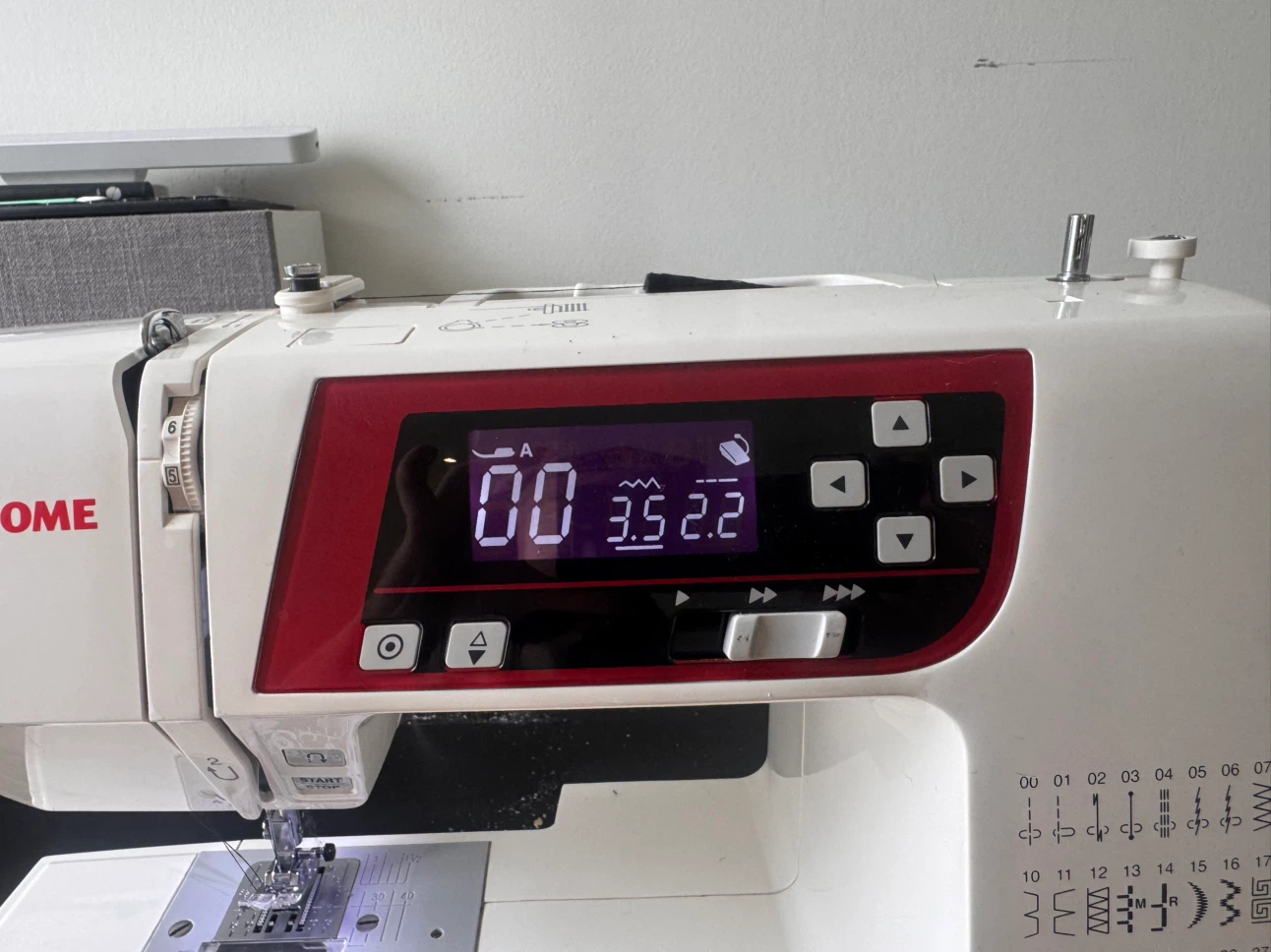 Janome 2030 QDC Sewing Machine - photo 2