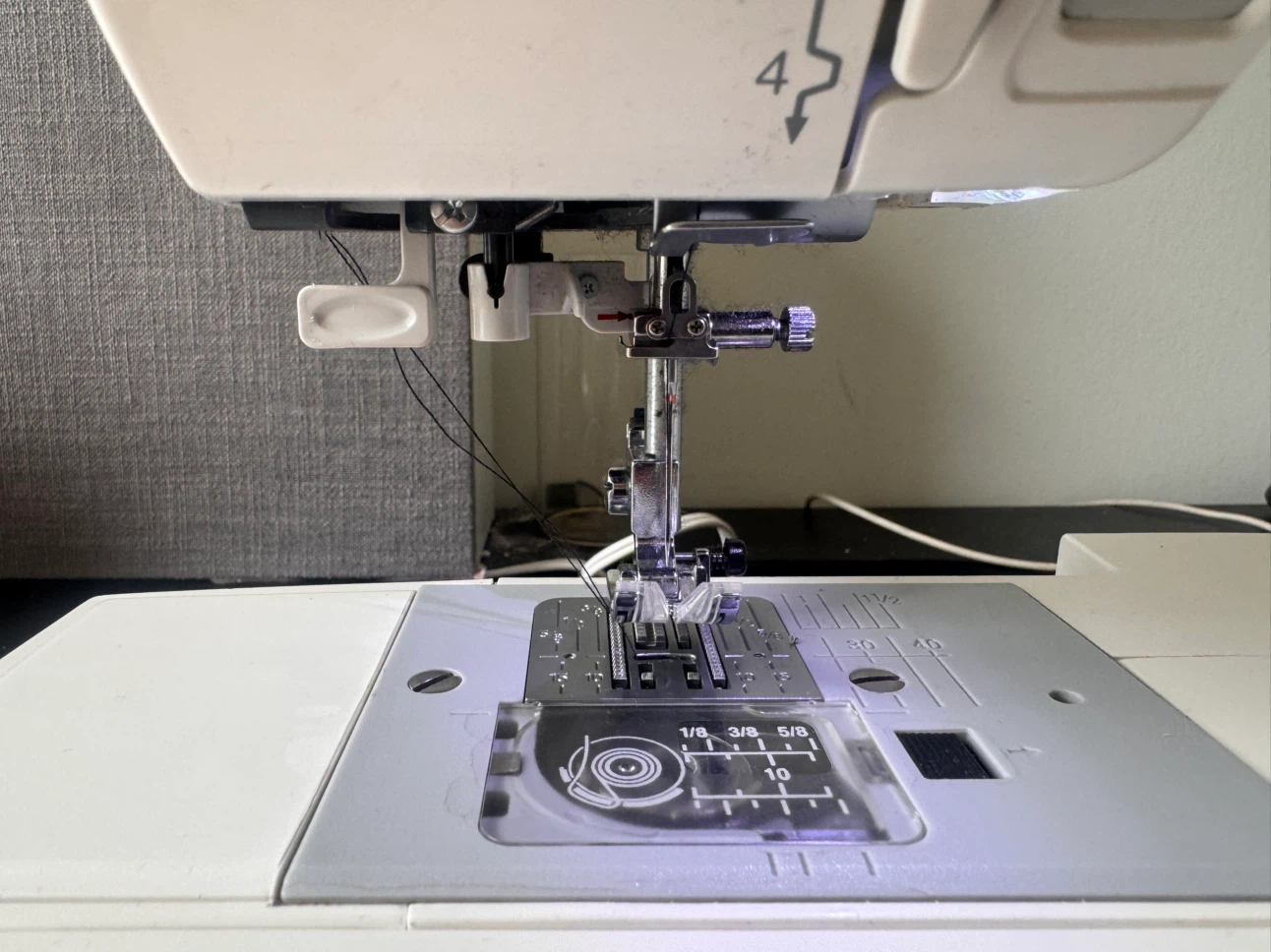 Janome 2030 QDC Sewing Machine - photo 4