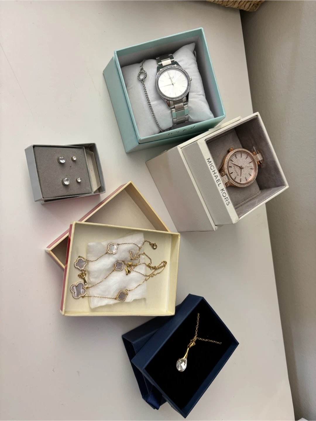 Assorted Watches and Jewellery Collection - photo 3