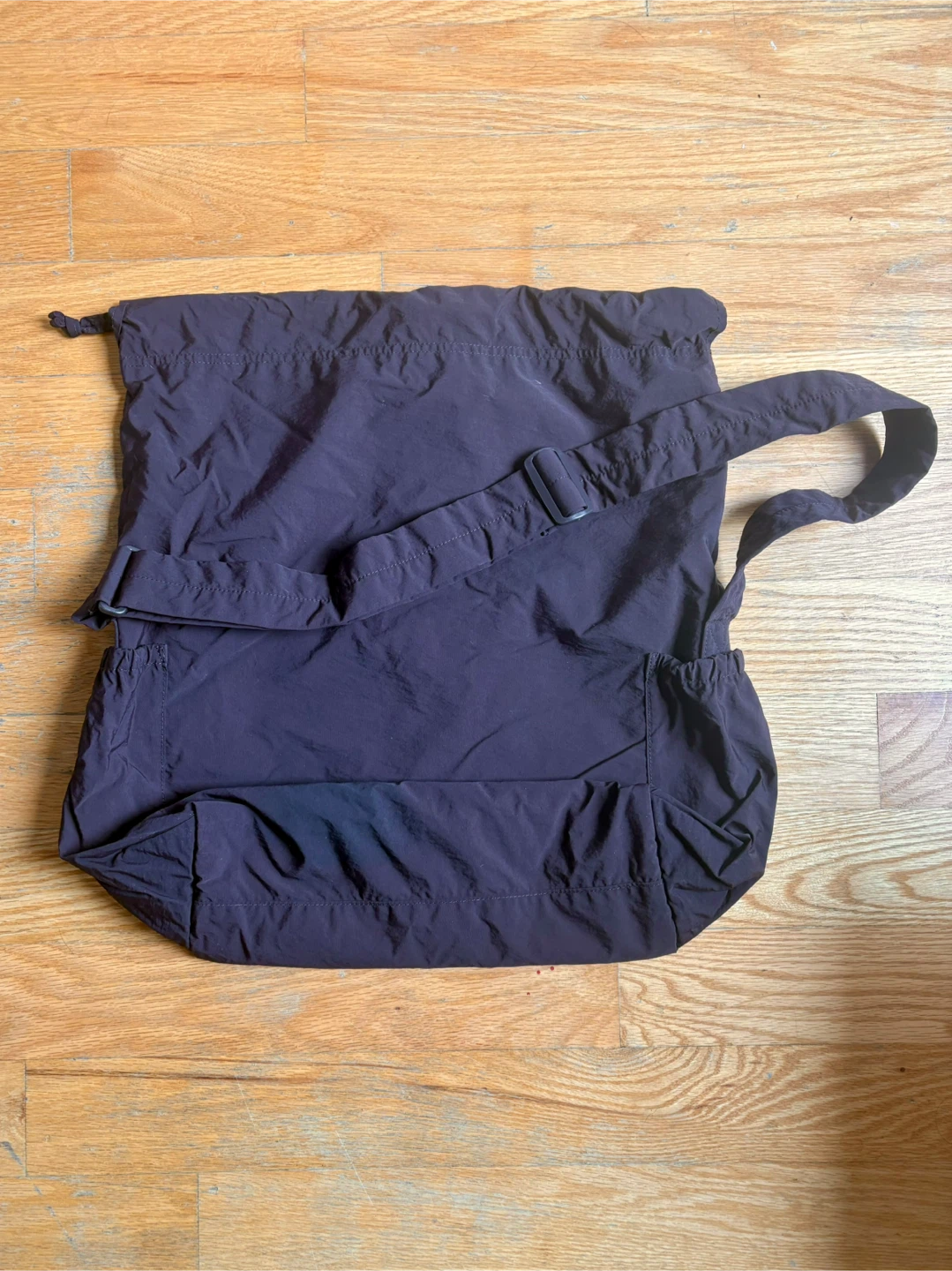 Uniqlo Burgundy Crossbody Bag - photo 3