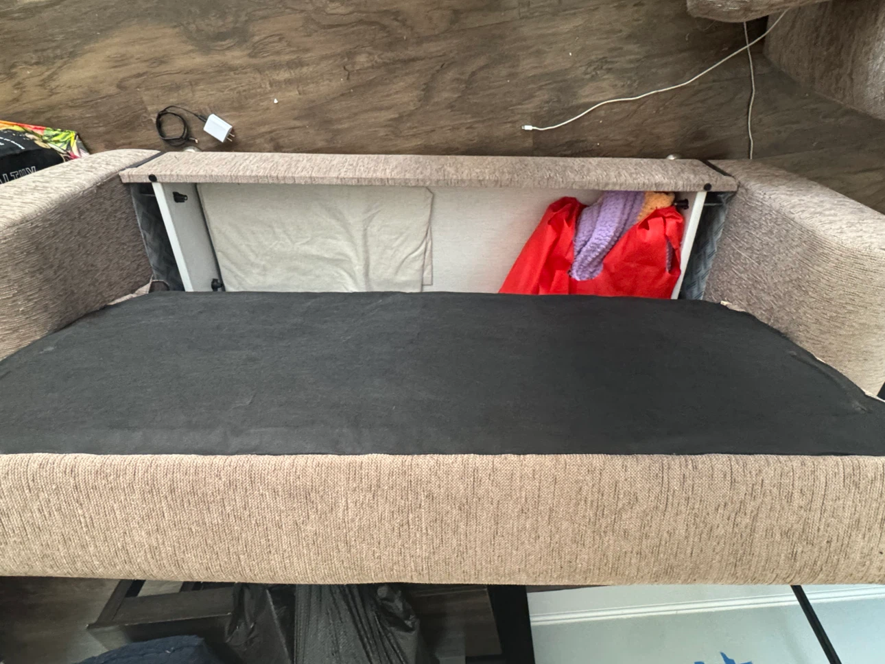 Couch/Futon - photo 2