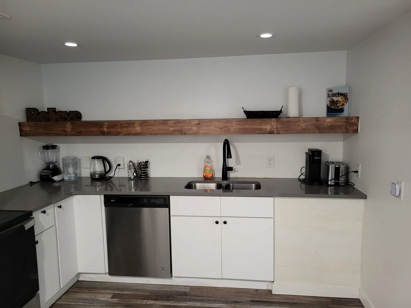 2-bed 1-bath basement suite for rent - photo 4