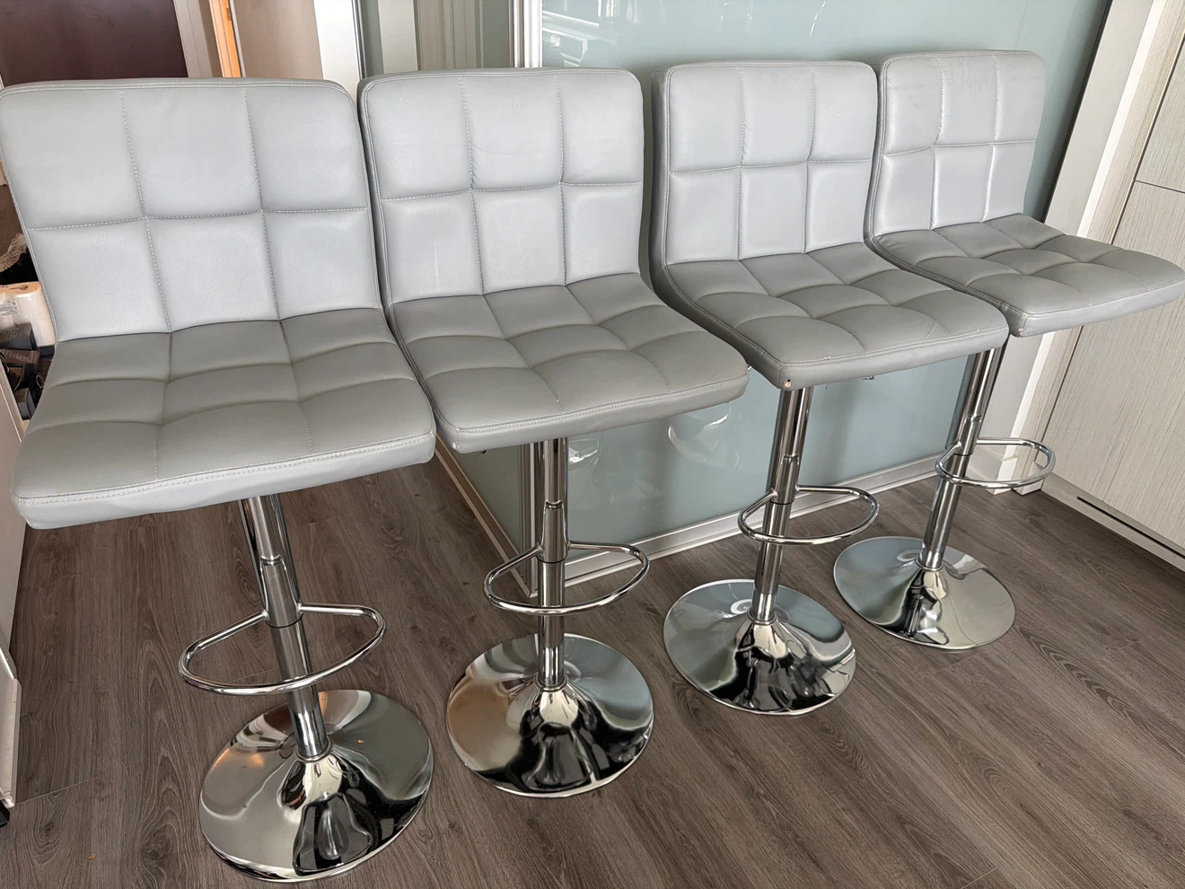 Adjustable bar stools