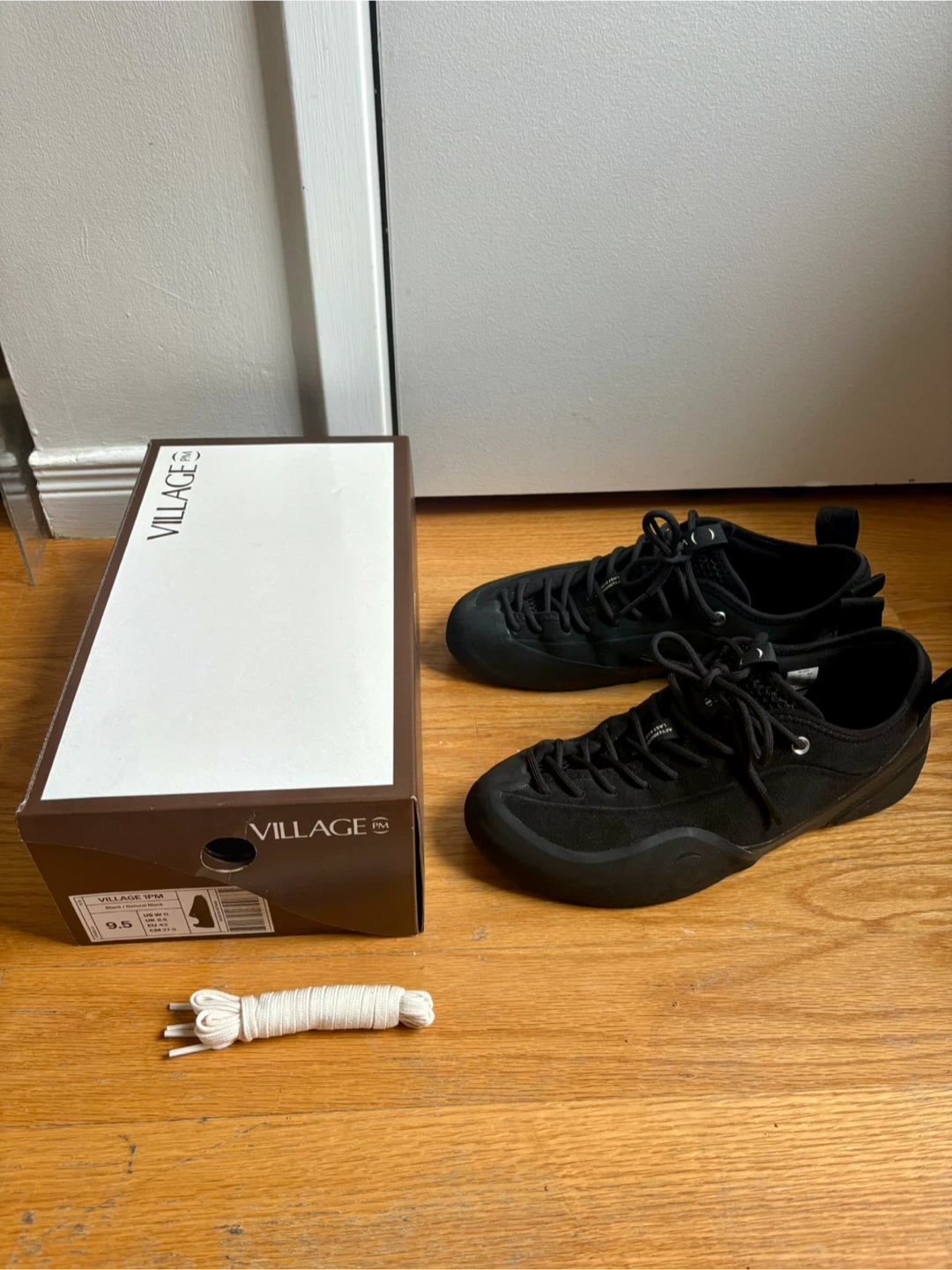 Village 1PM Sneakers - Black