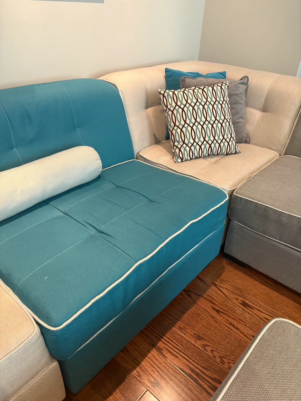 Sectional - photo 3