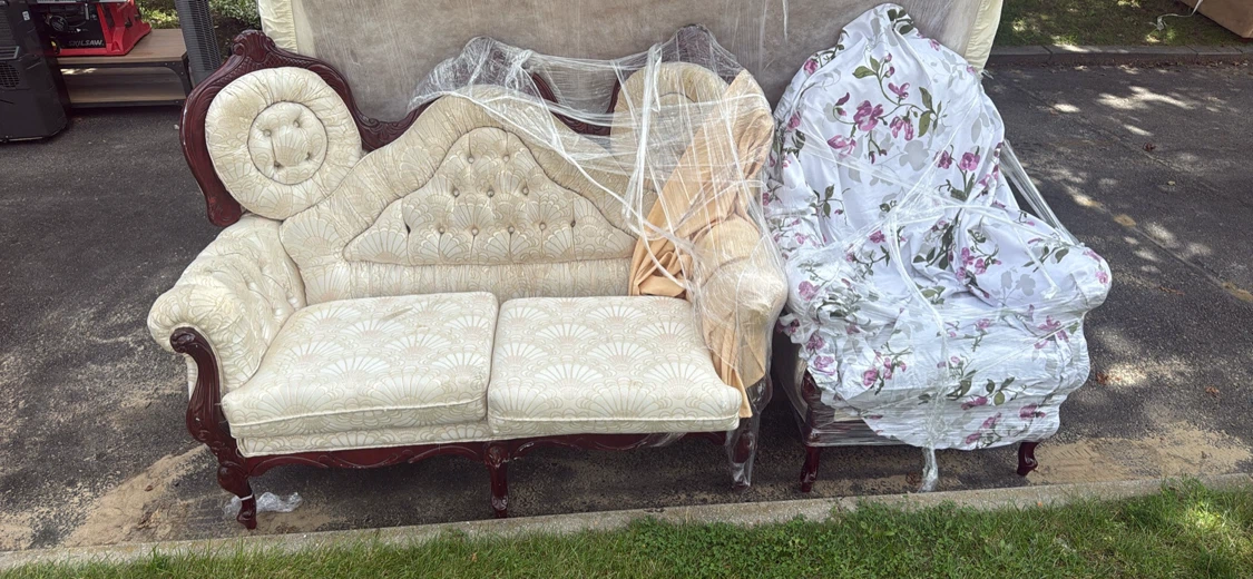 Household furniture and items - photo 2