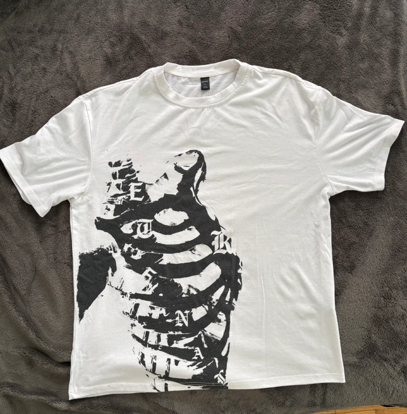 ROMWE White Graphic T-Shirt - photo 4