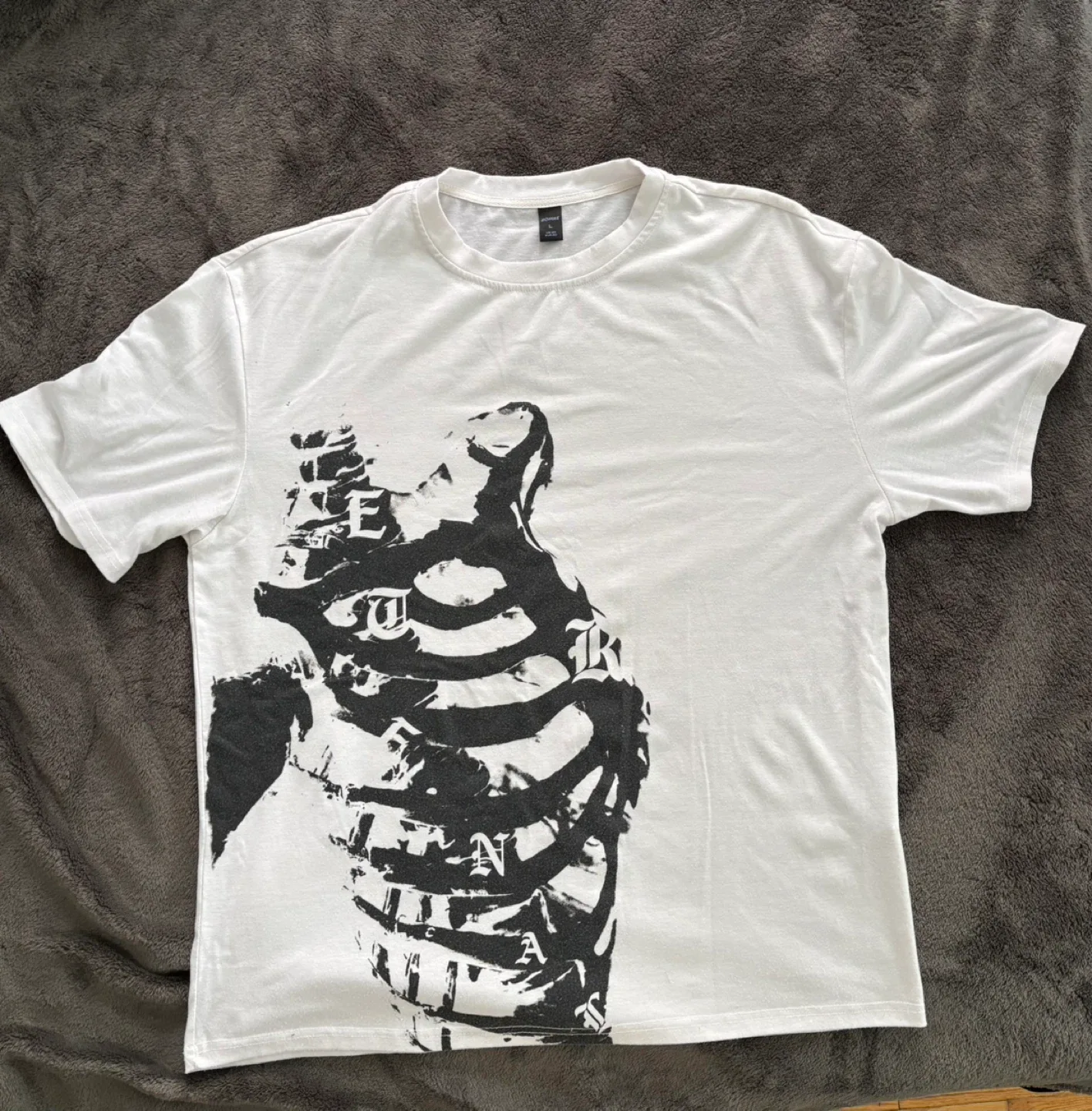 ROMWE White Graphic T-Shirt - photo 4