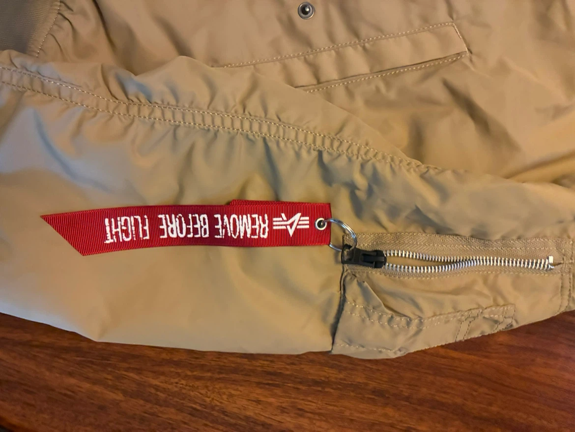 Rare Reversible Alpha Industries L-2B Bomber Jacket – Men’s Med - photo 2