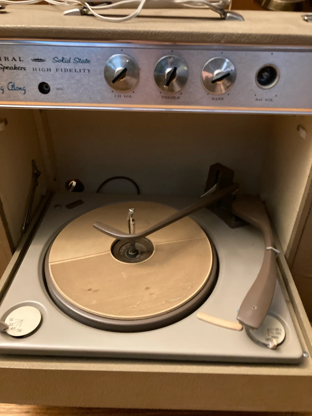 Admiral Solid State Dual Speakers Sing Along Record Player - photo 2