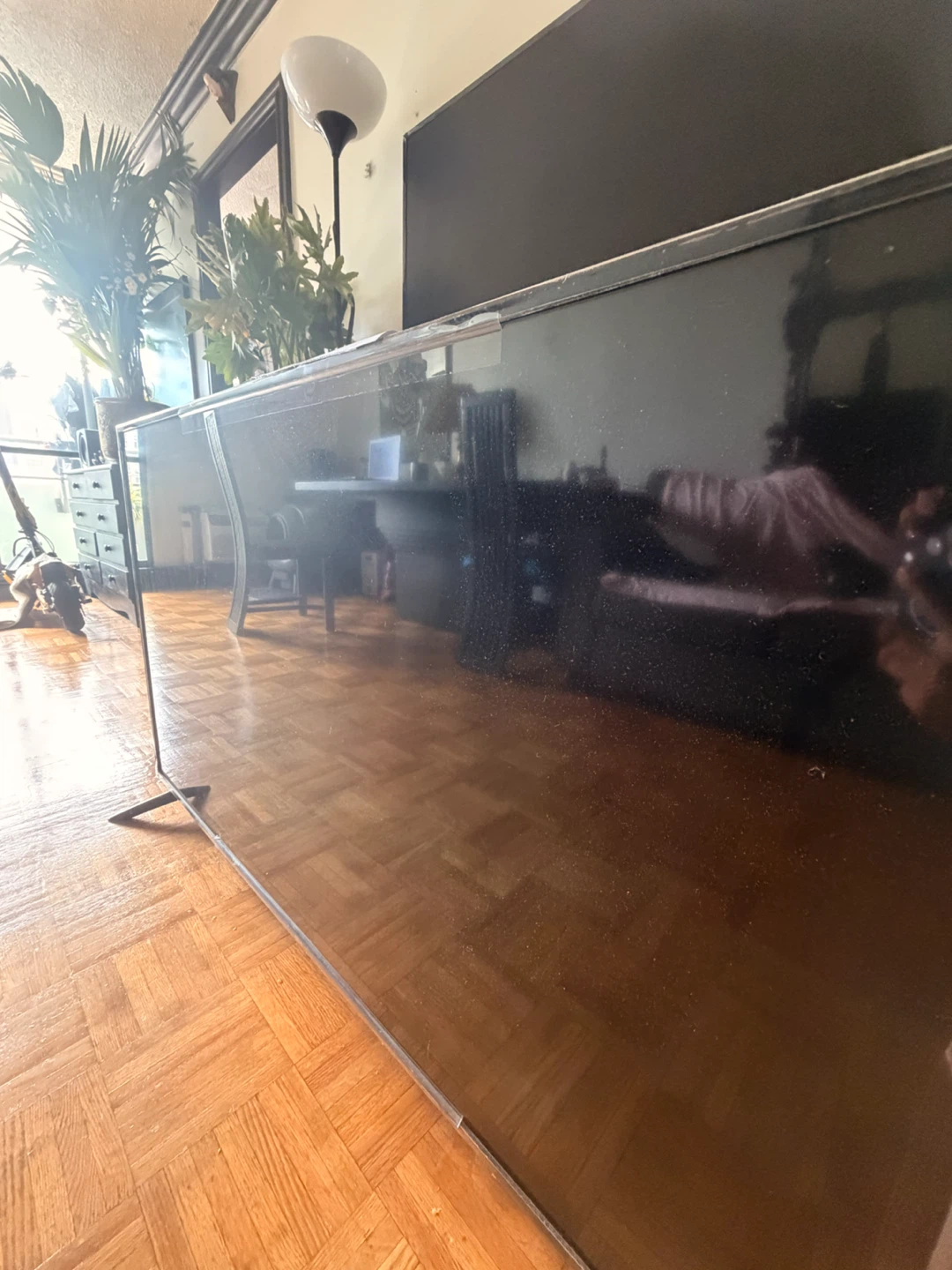 RCA 55" LED UHD TV - Damage - photo 4