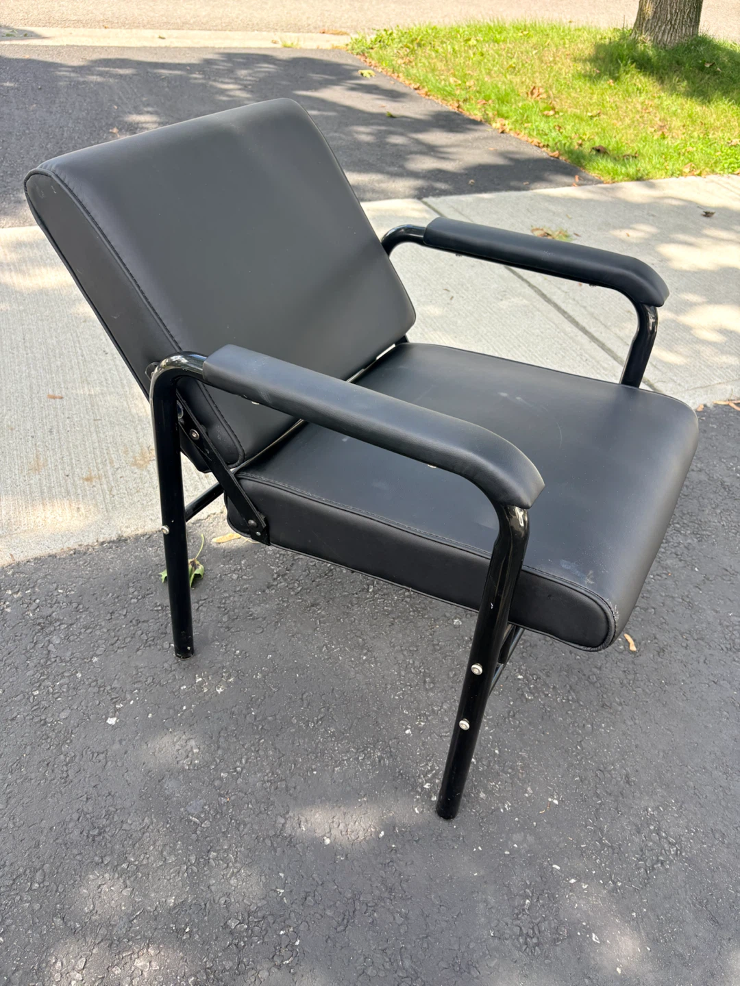 Black Reclining Waiting Room Chair