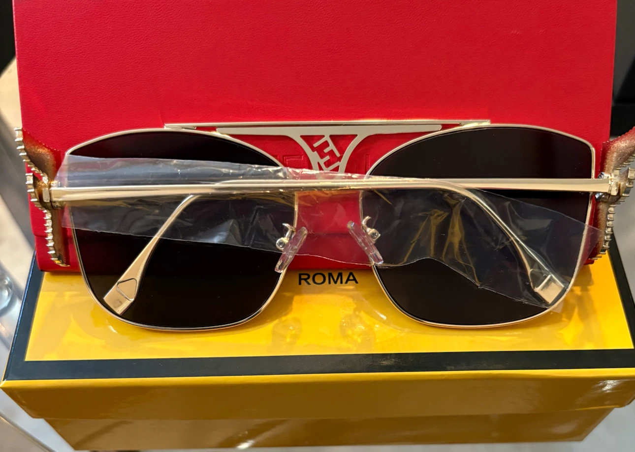 Fendi Sunglasses - photo 3