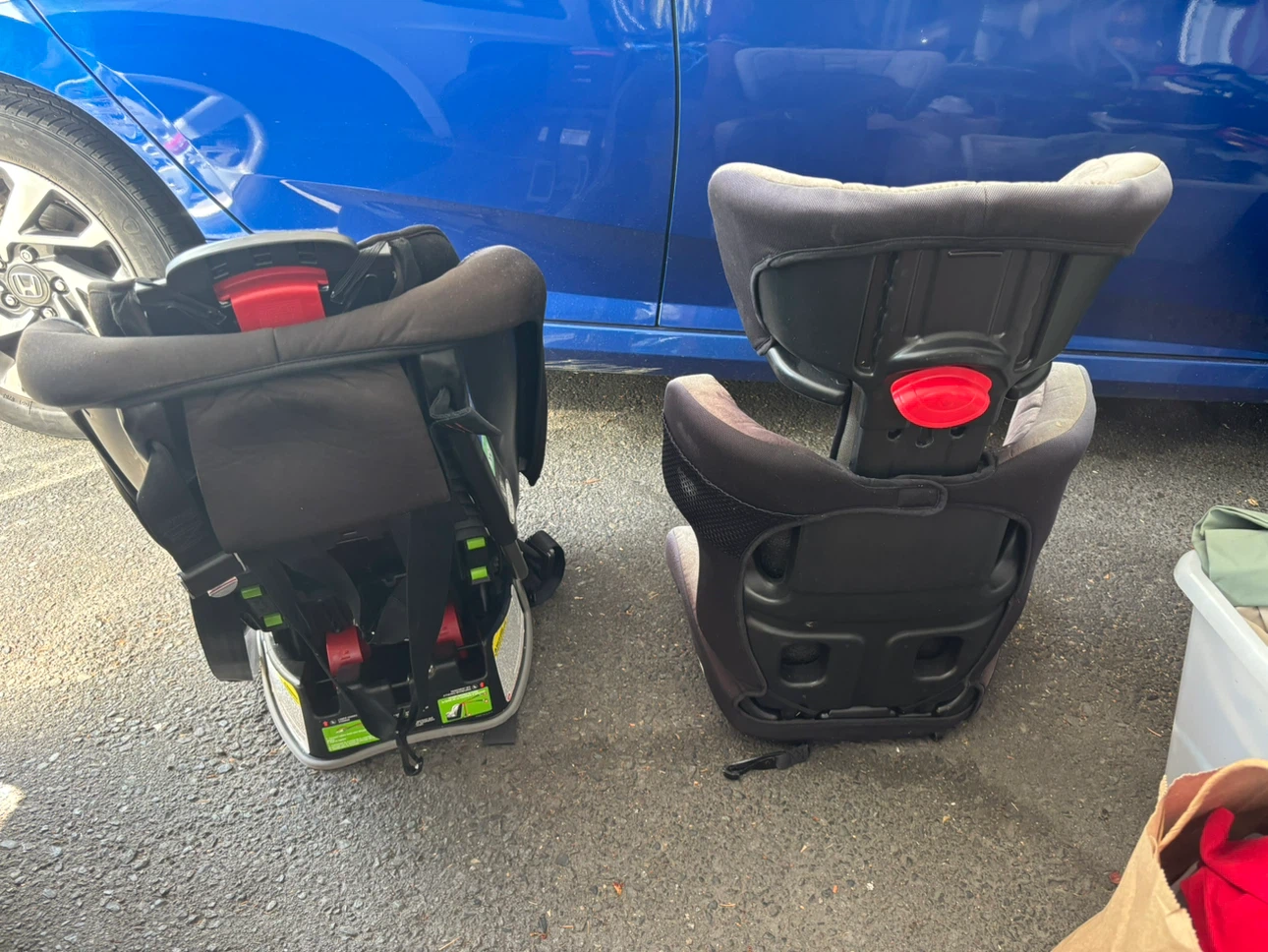Car seat for kids 10 dollars each - photo 4