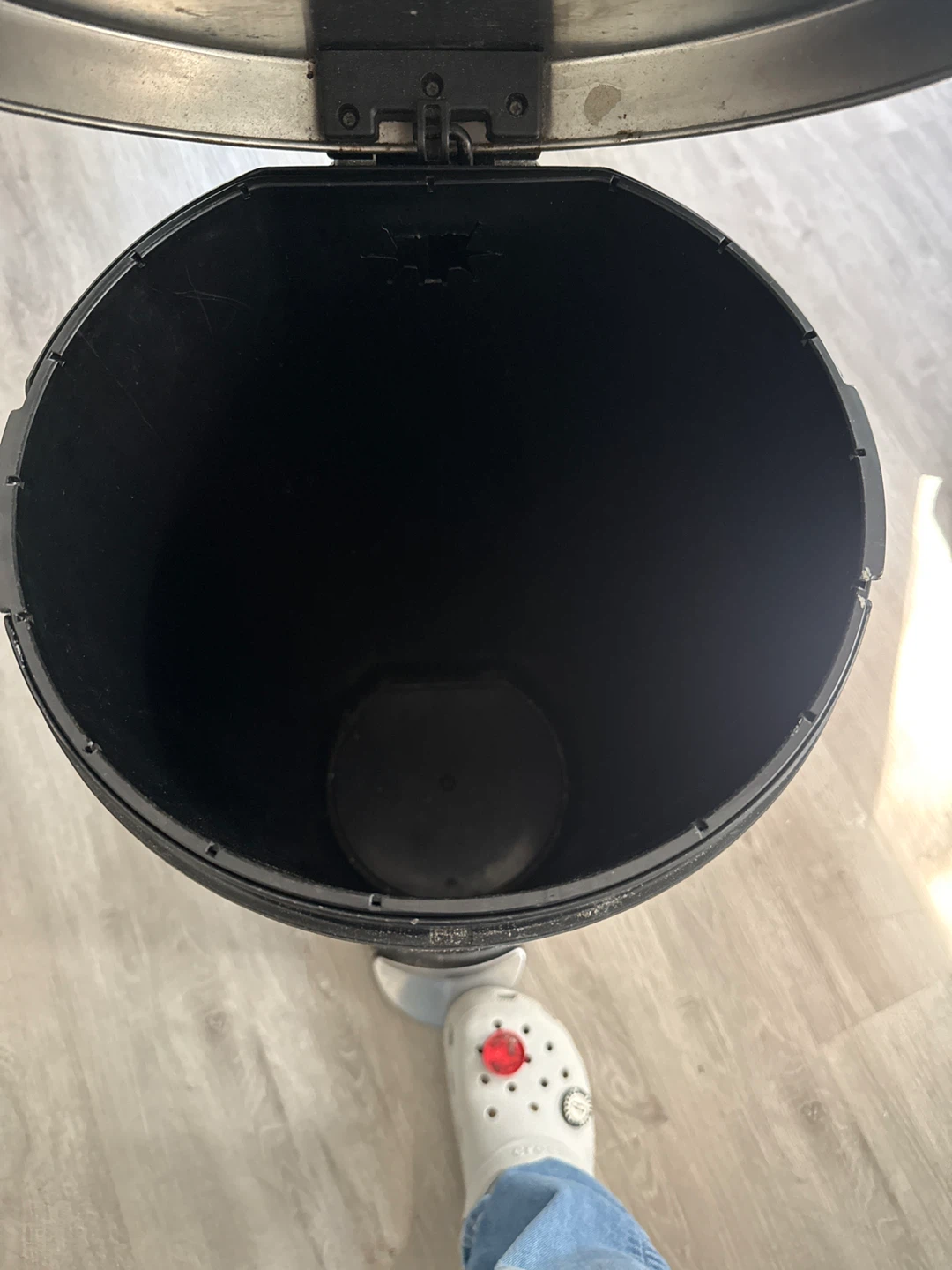Stainless Steel Step Trash Can - photo 3