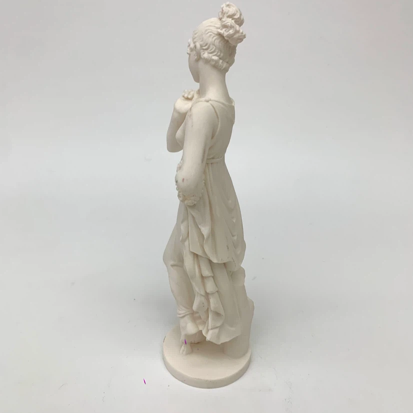 Decorative Figurine of a Woman - photo 4