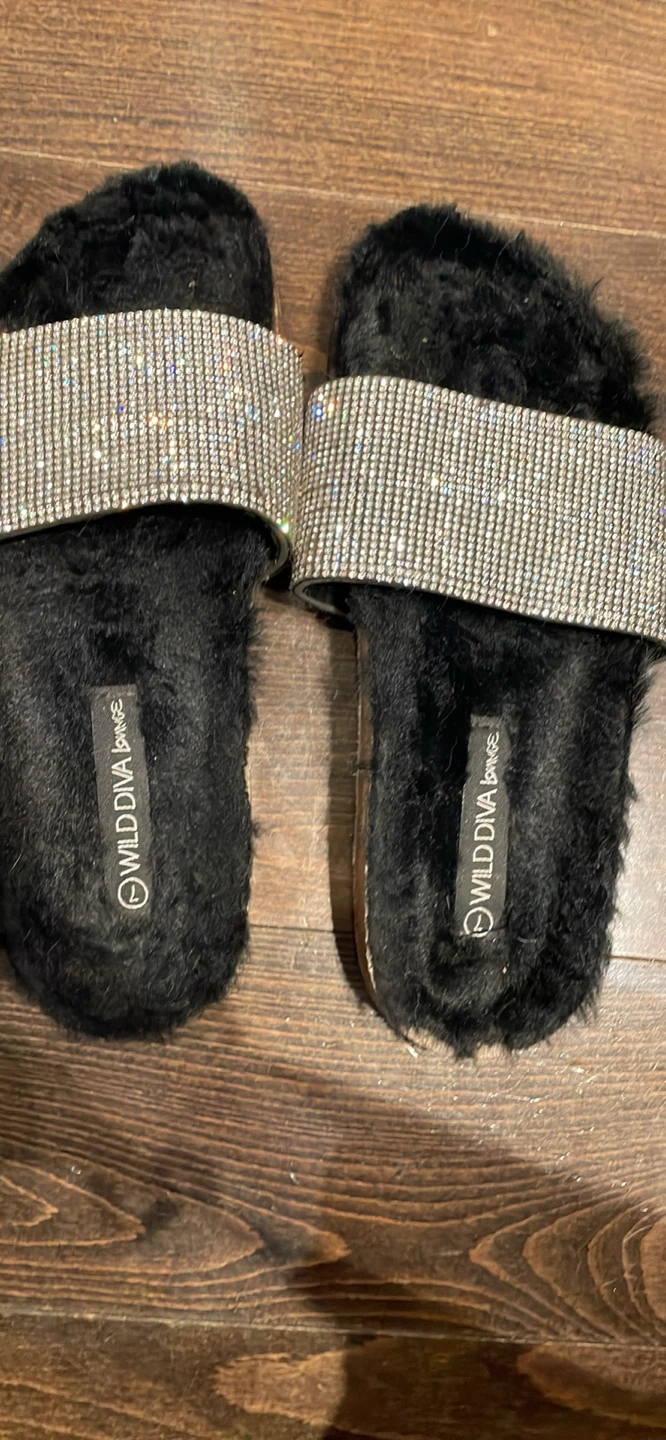 Wild Diva Lounge Black Faux Fur Slides Size 7