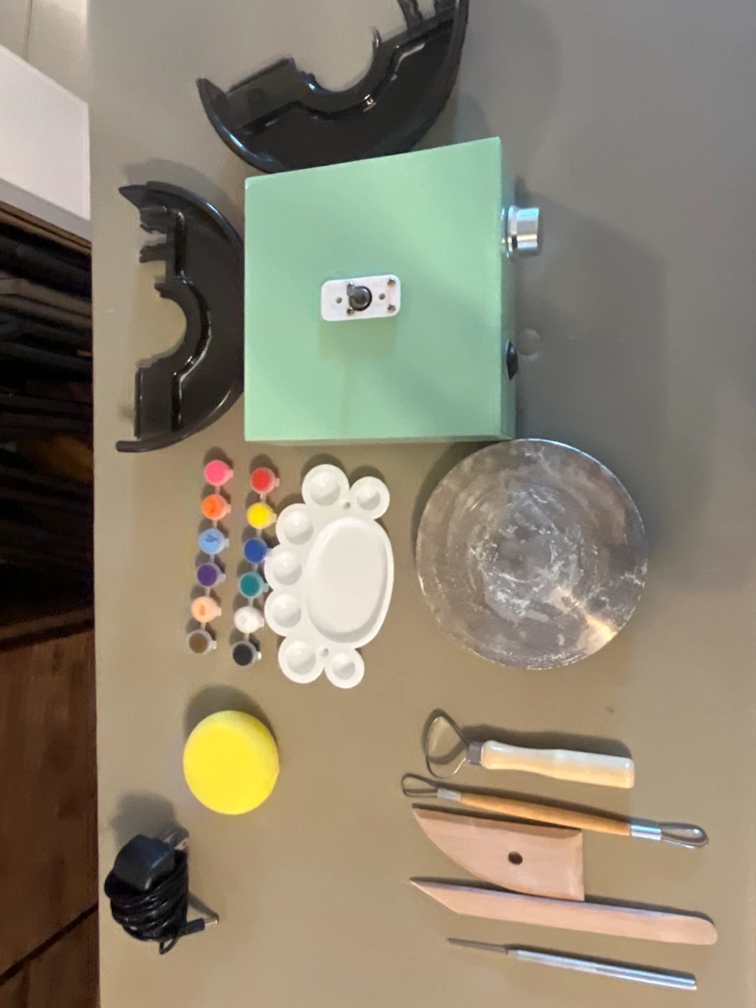 Pottery set with tools
