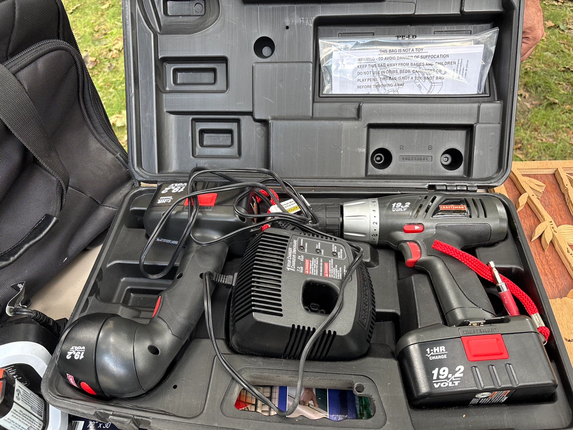 Craftsman 19.2 Volt Cordless Drill Set with Case