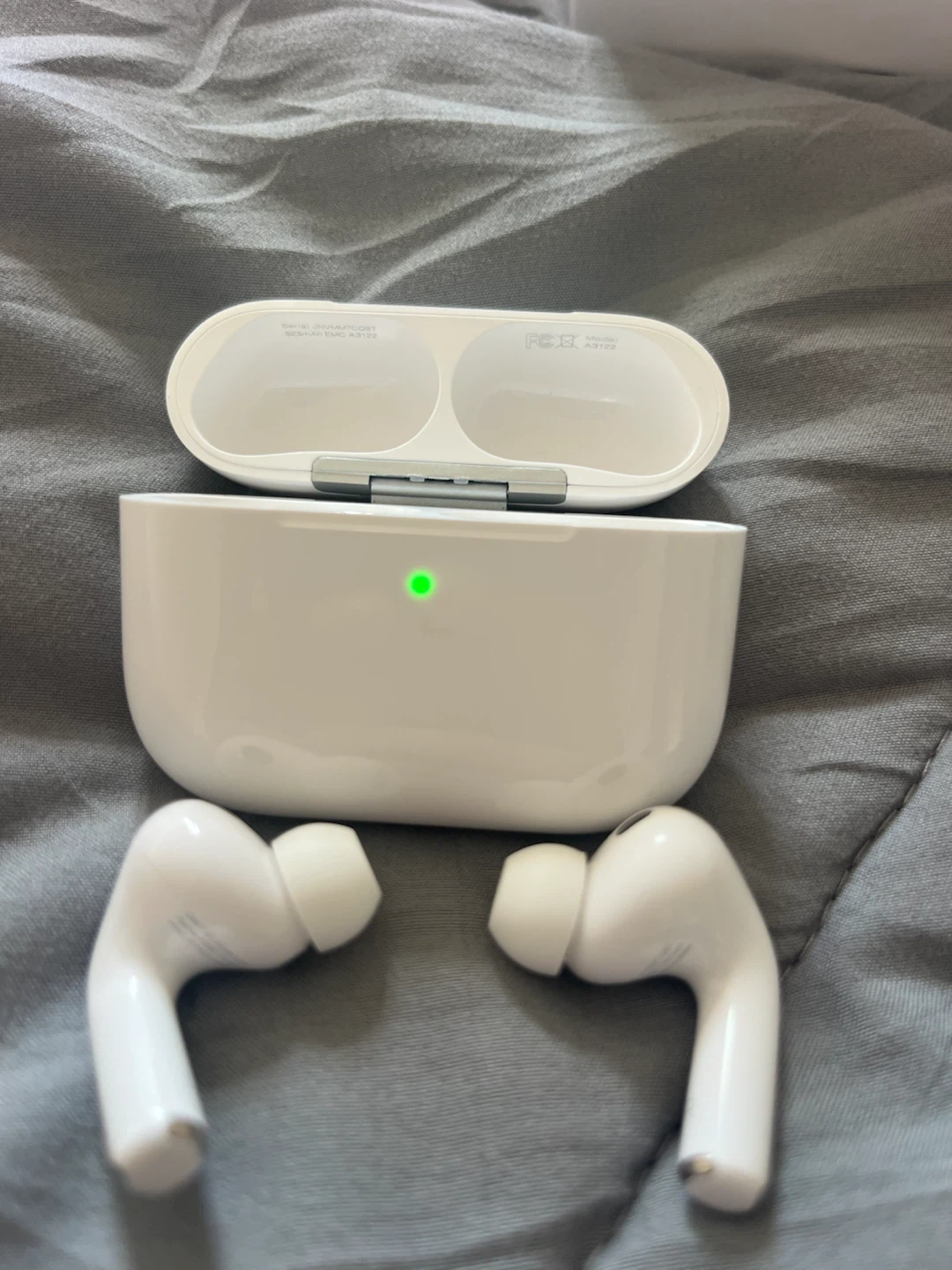 Apple AirPods Pro (3rd Generation) - photo 2