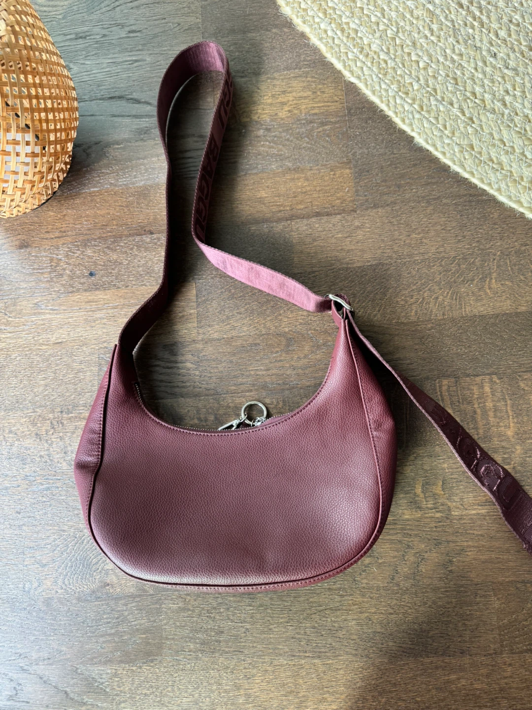 BAGGU Leather Medium Crescent Bag - Burgundy - photo 4