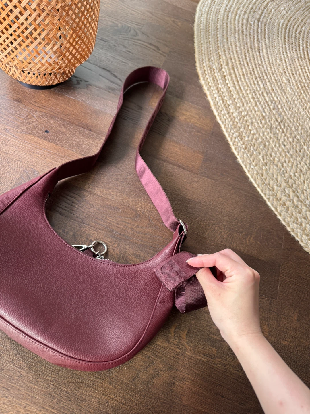 BAGGU Leather Medium Crescent Bag - Burgundy - photo 5