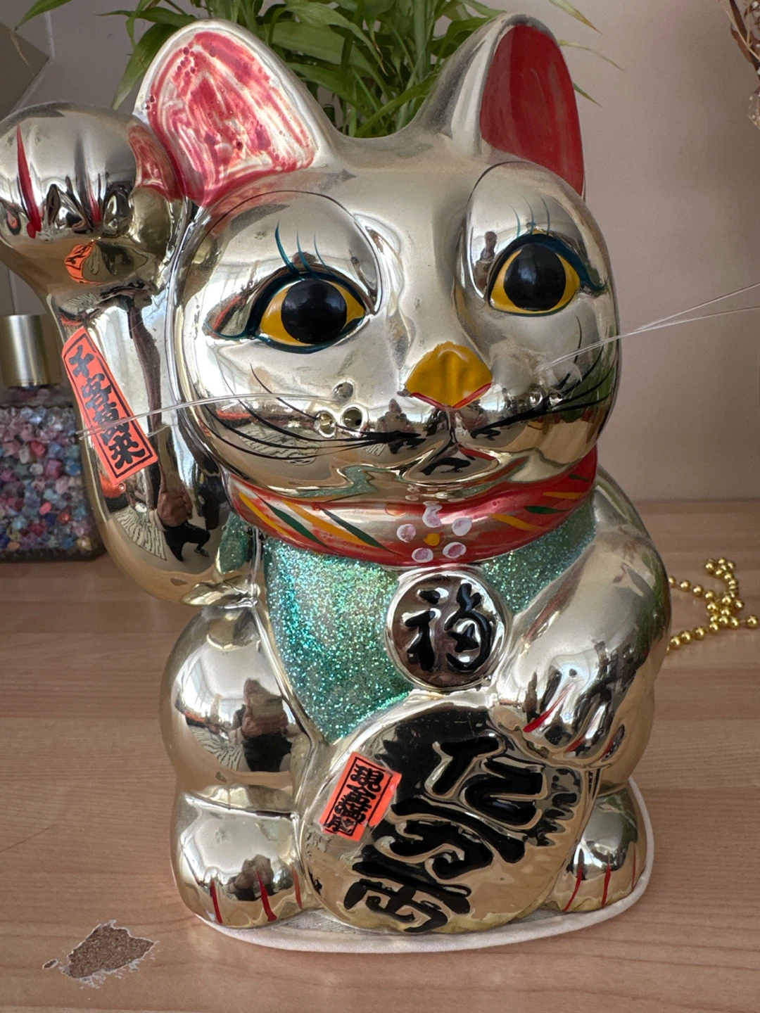 Gold Maneki-Neko Lucky Cat Figurine - photo 2