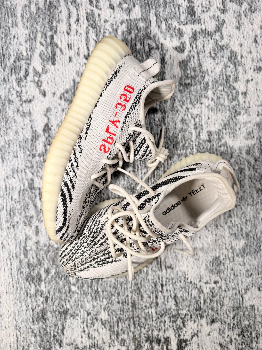 Adidas Yeezy Boost 350 V2 Zebra - photo 2