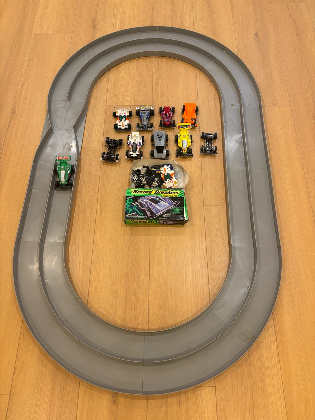🏎️ Vintage Everbright Race Track Set + 10 Cars