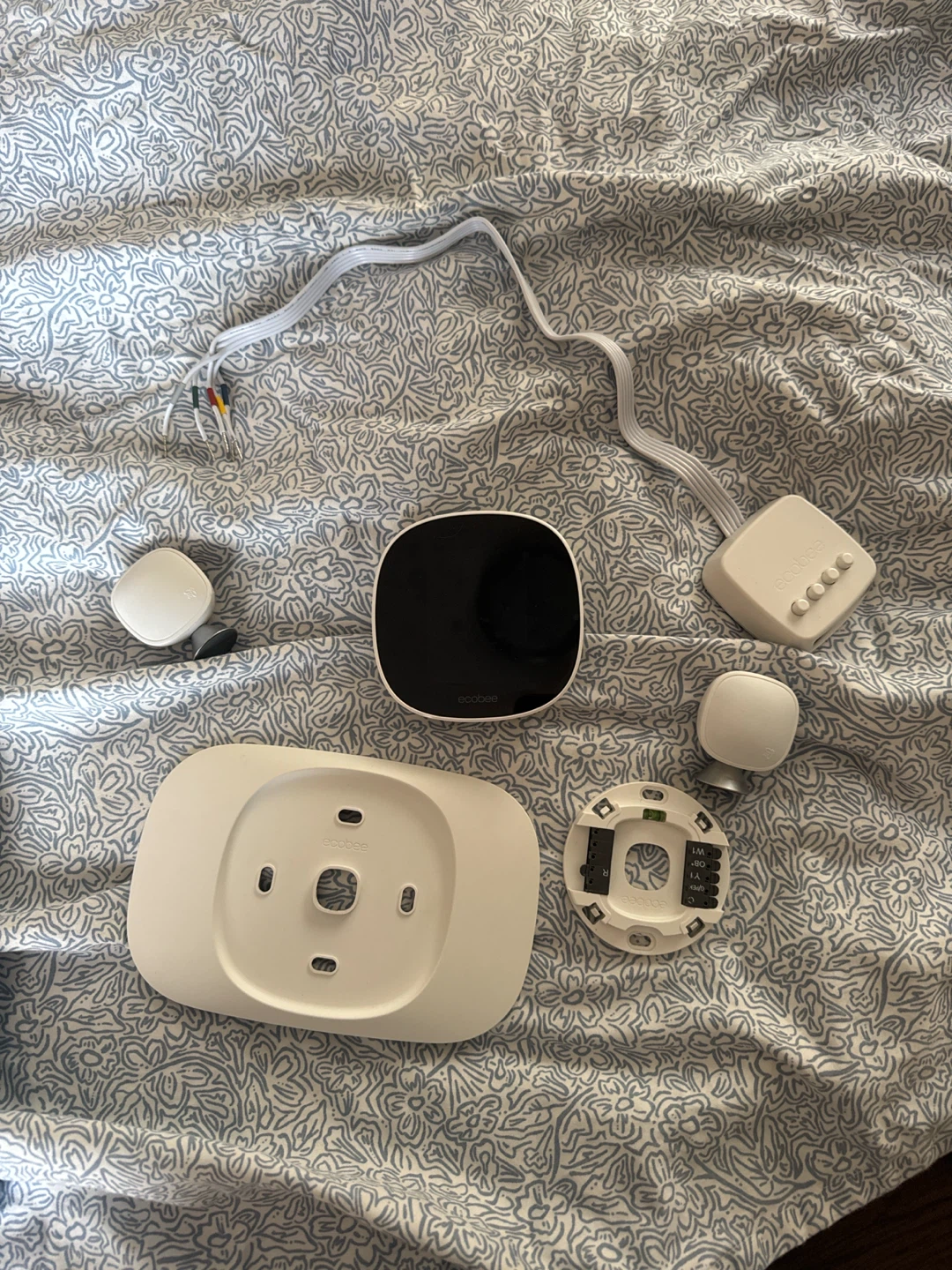 Ecobee smart thermostat with PEK and sensors