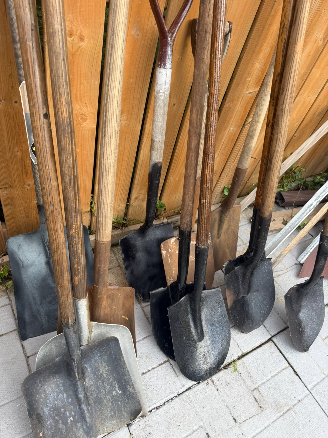 Assorted Garden Shovels and Spades - photo 2