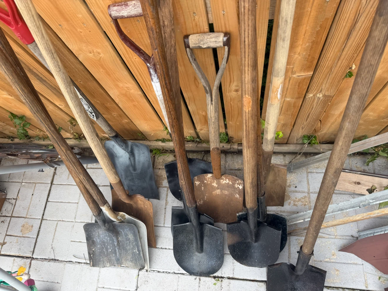 Assorted Garden Shovels and Spades - photo 4