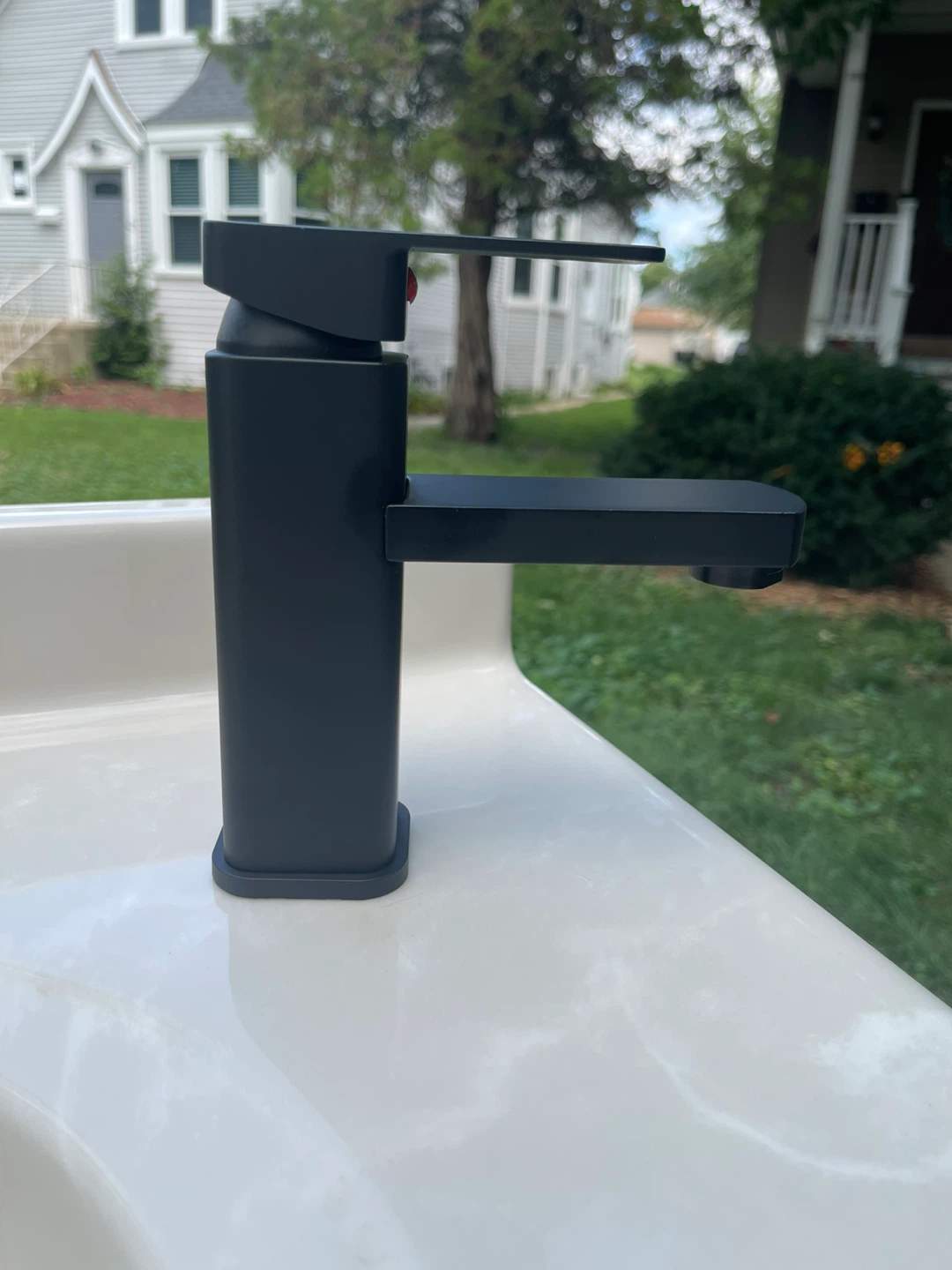 Modern Matte Black Bathroom Faucet - photo 2